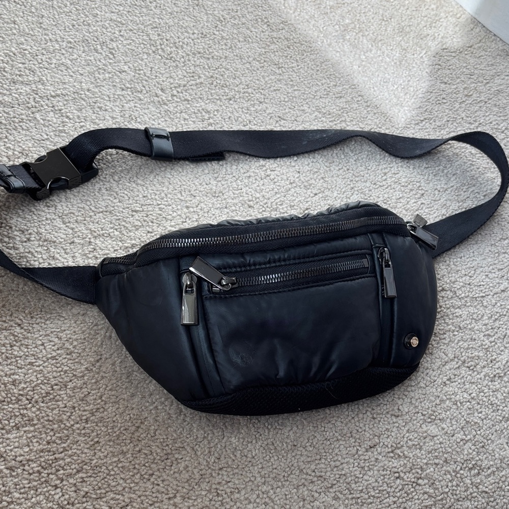 Caraa Black Belt Bag 🖤